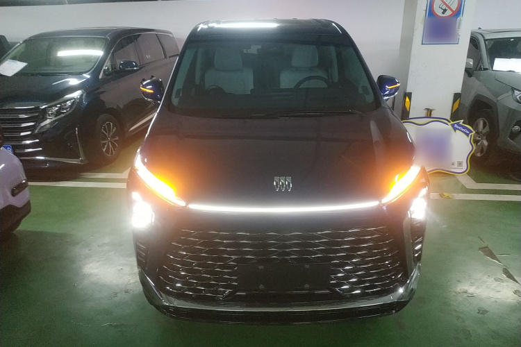 别克GL8新能源 2024款 陆尊 奢享版 6座车身外观2