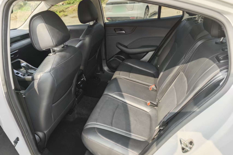 荣威i5 2023款 1.5L CVT尊荣版中控内饰7003