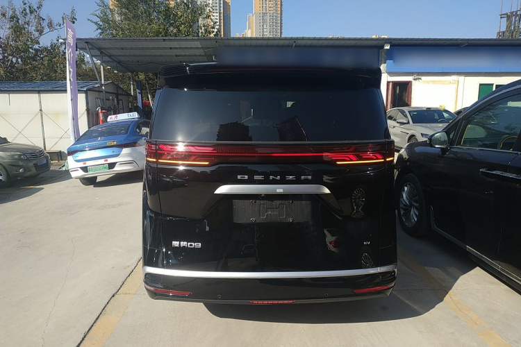 腾势D9 2022款 EV 600 四驱尊荣型车身外观6
