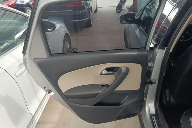 大众 2012款 1.6L Cross Polo AT中控内饰49