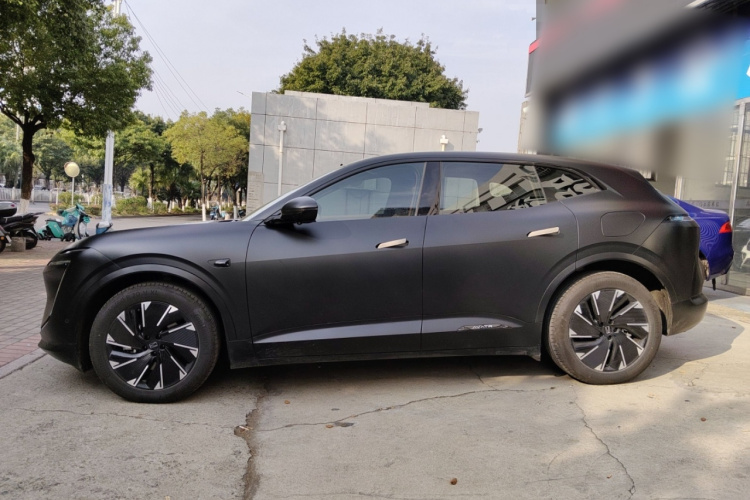 阿维塔07 2024款 Pro+增程版车身外观6003