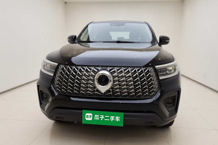 长城 炮 2023款 2.0T商用版自动柴油两驱精英型标箱GW4D20M车身外观2