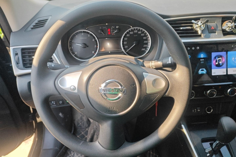 日产 轩逸 2024款 经典 1.6XE CVT舒适版中控内饰13