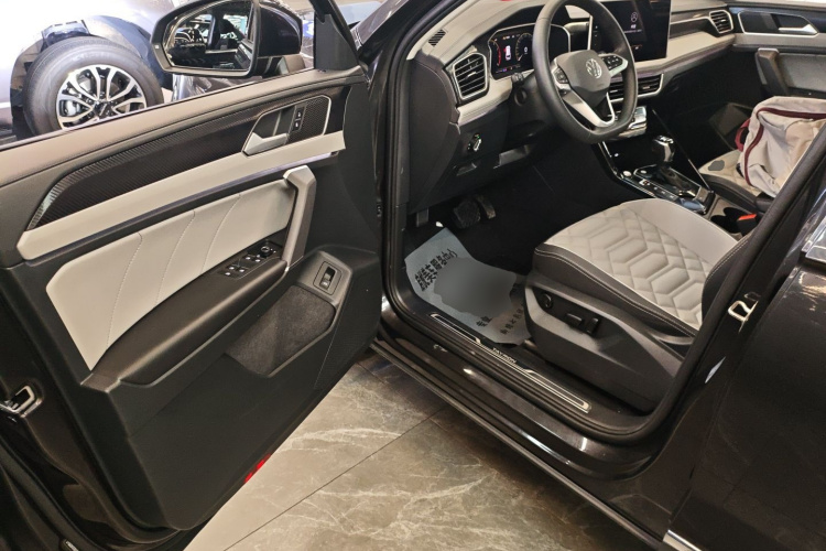 大众 探岳 2024款 330TSI 两驱豪华Plus进阶版中控内饰20