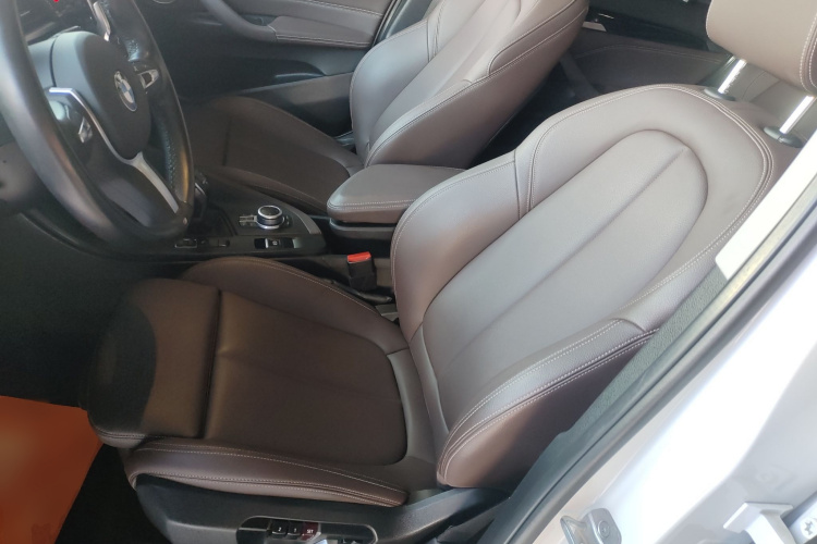 宝马X1 2022款 sDrive25Li 领先型中控内饰19