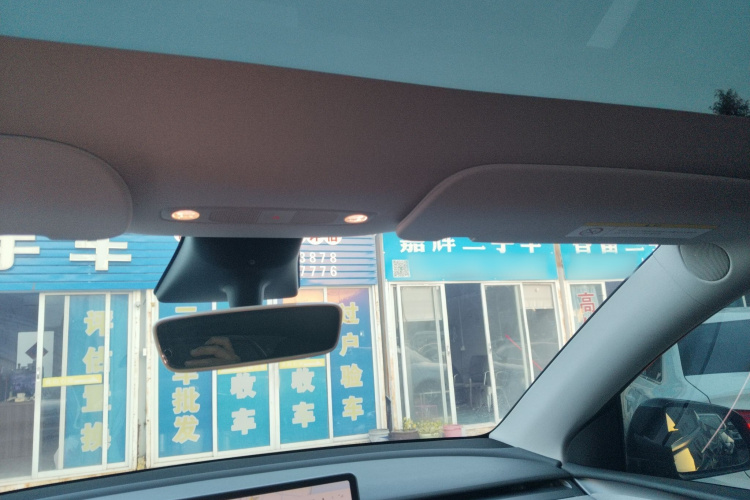 特斯拉 Model Y 2023款 后轮驱动版中控内饰22