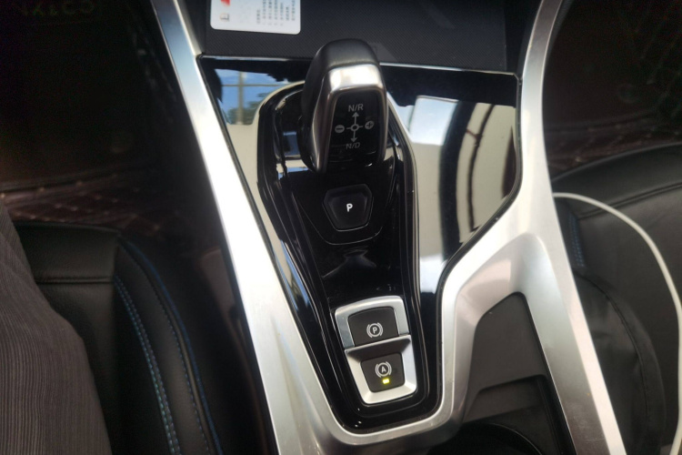 领克01 2017款 2.0T 两驱耀Pro版局部细节18