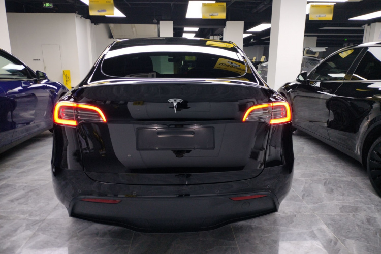 特斯拉 Model Y 2022款 改款 长续航全轮驱动版车身外观6