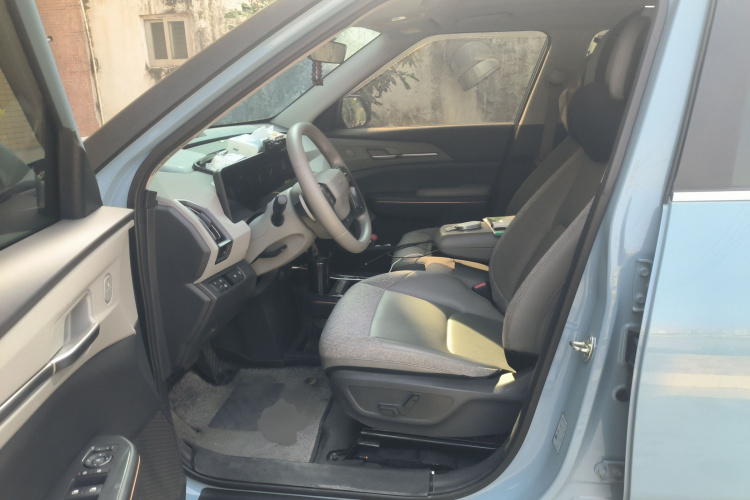 起亚EV5 2024款 530 Land中控内饰19