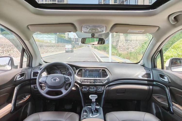 广汽传祺 传祺GS4 2017款 235T 自动两驱豪华智联版中控内饰7001