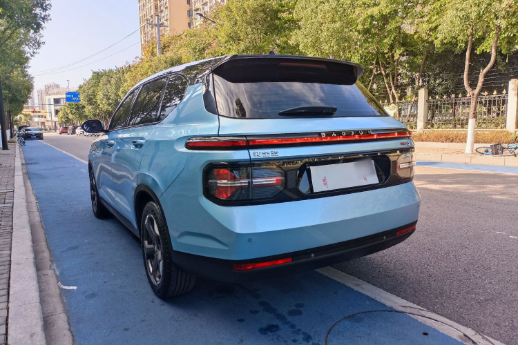 宝骏RM-5 2019款 1.5T CVT 24小时在线尊贵型 6座车身外观6004