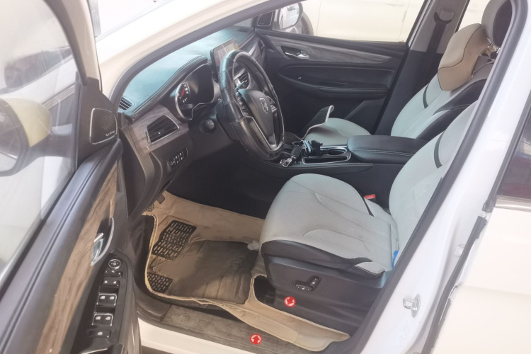 宝骏730 2017款 1.5T DCT旗舰型 7座 国V局部细节19