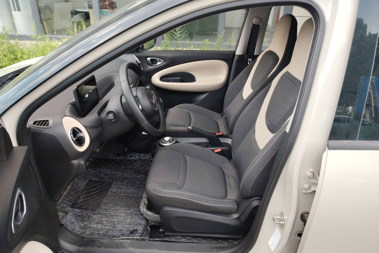 五菱汽车 五菱缤果 2023款 203km 轻享款局部细节19