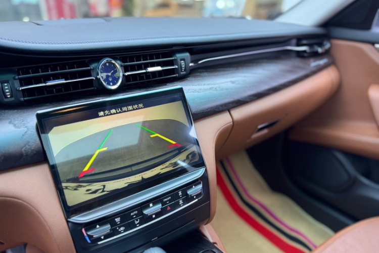 玛莎拉蒂 总裁 2013款 3.0T 标准型中控内饰7001