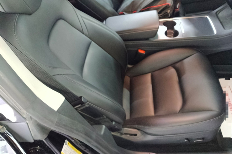 特斯拉 Model 3 2022款 后轮驱动版局部细节41