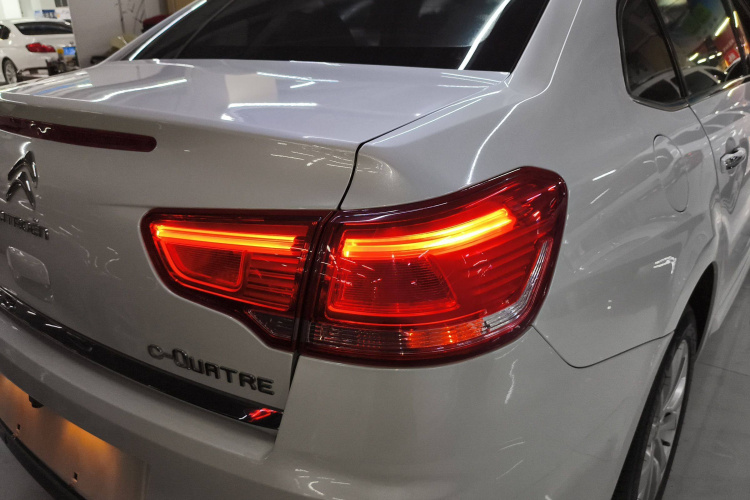 雪铁龙 世嘉 2013款 三厢 1.6L 自动品享型车身外观6006