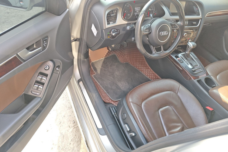 奥迪A4L 2016款 35 TFSI 自动舒适型中控内饰7003