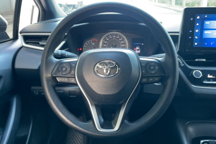 丰田 雷凌 2022款 185T CVT豪华版中控内饰7004