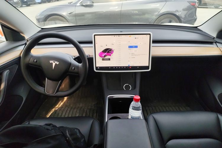特斯拉 Model 3 2022款 后轮驱动版中控内饰7002