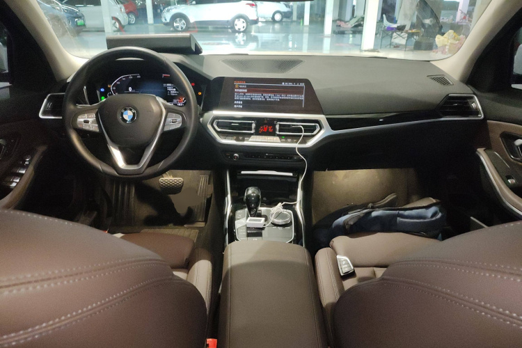 宝马3系 2021款 320i 运动套装中控内饰7002