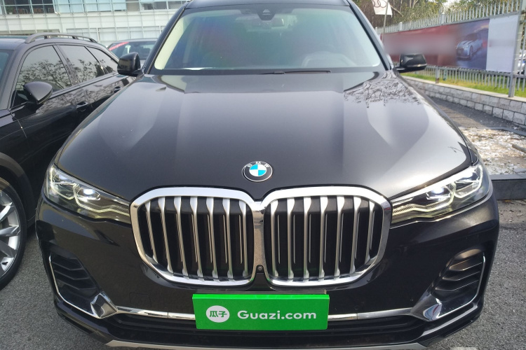 宝马X7 2021款 xDrive40i 领先型豪华套装车身外观2