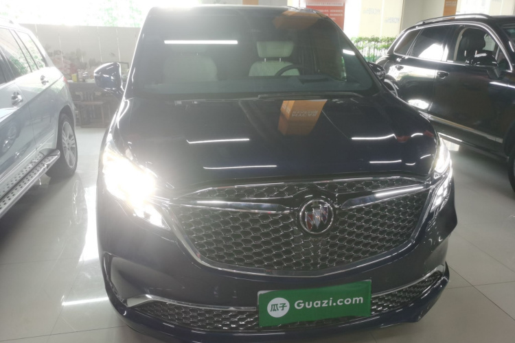 别克GL8 2020款 Avenir艾维亚 四座尊礼版车身外观2