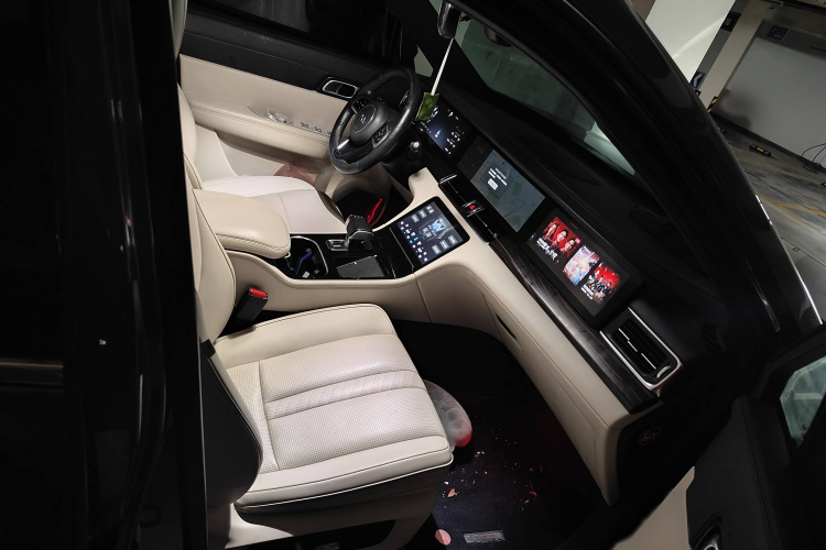 理想汽车 理想ONE 2020款 增程6座版局部细节9005