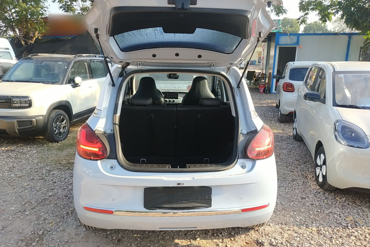 五菱汽车 五菱缤果 2023款 410km 灵犀尊享款机舱底盘23