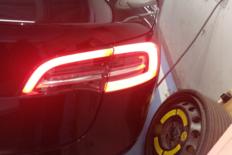 特斯拉 Model 3 2022款 后轮驱动版车身外观6001