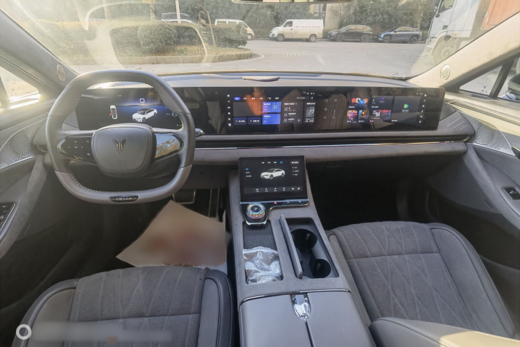 岚图汽车 岚图追光 2023款 四驱旗舰版中控内饰7003