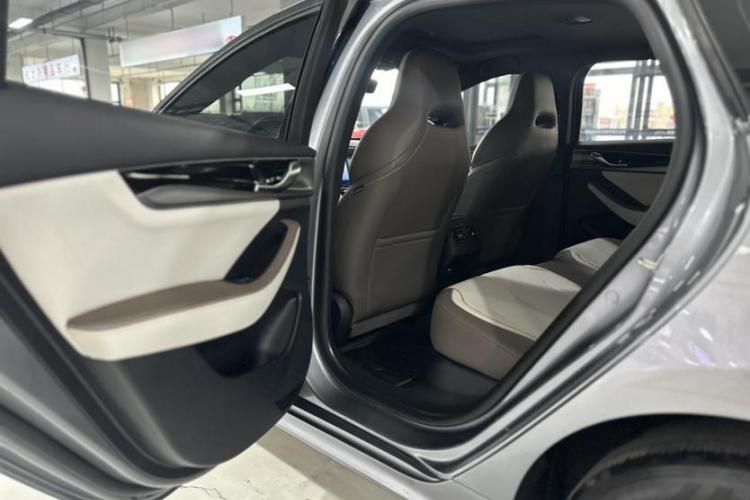 比亚迪 秦PLUS 2023款 冠军版 DM-i 120KM卓越型中控内饰7003