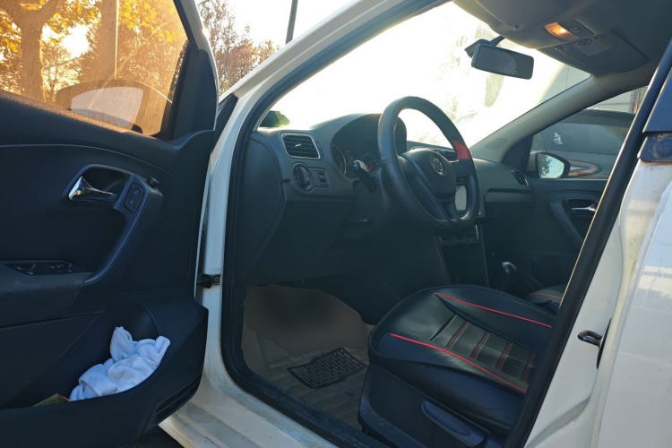 大众 Polo 2014款 1.6L 手动舒适版中控内饰20