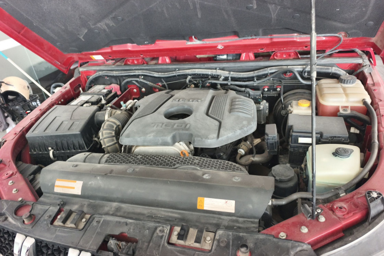 北京BJ40 2019款 2.0T 自动四驱城市猎人版旗舰型 国V机舱底盘24