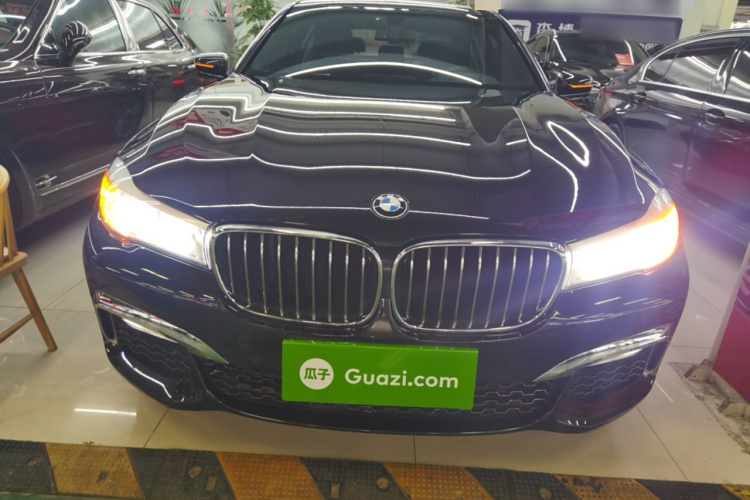 宝马7系 2018款 730Li 领先型 M运动套装车身外观6001