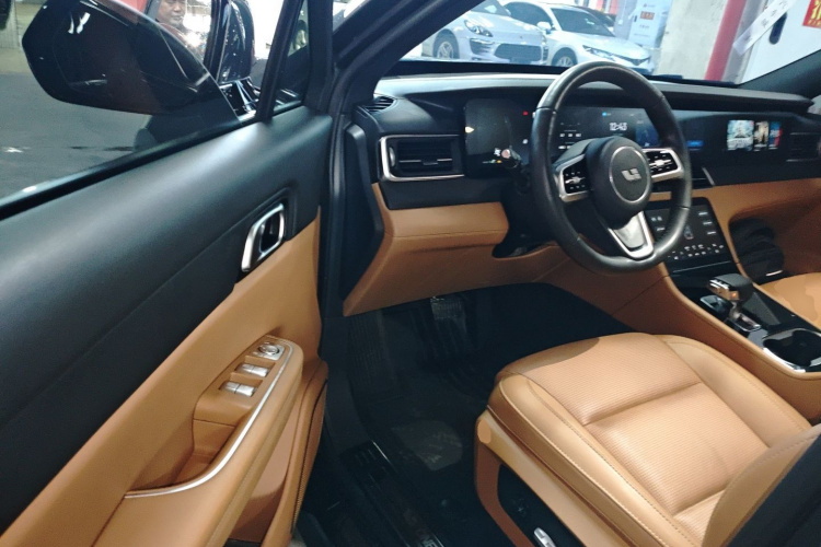 理想汽车 理想ONE 2021款 增程6座版中控内饰7003