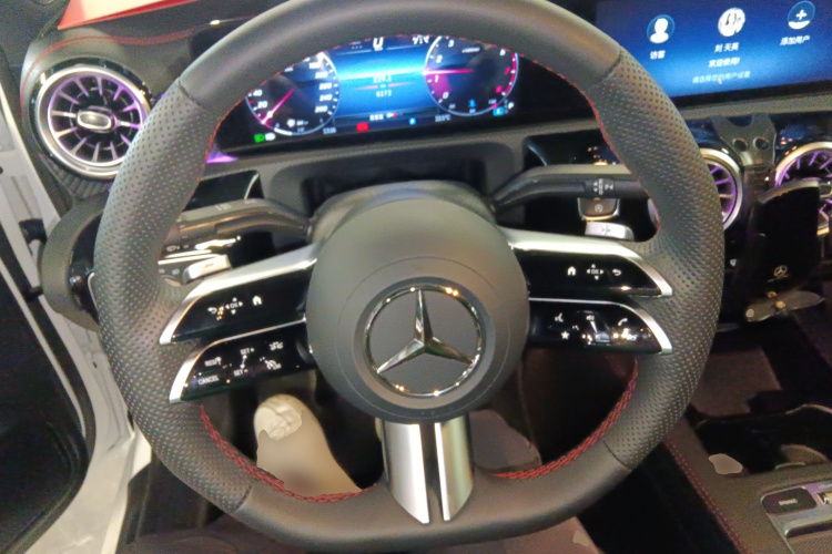 奔驰A级 2024款 改款 A 200 L 时尚型局部细节13