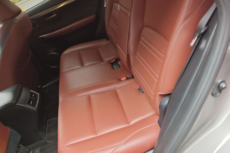 雷克萨斯NX  200t 全驱 锋尚版中控内饰21