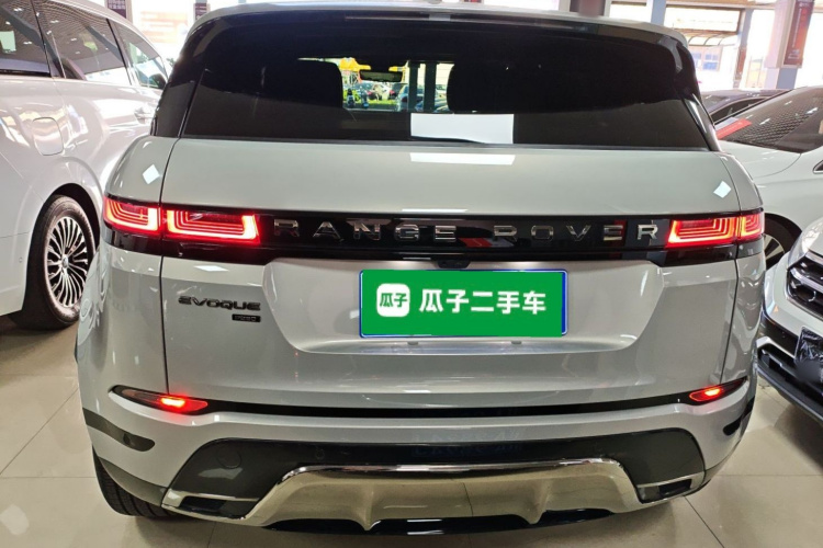 路虎 揽胜极光 2023款 极光L 249PS 豪华版车身外观6