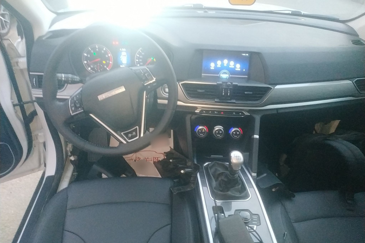 哈弗H6 2019款 运动版 1.5T 手动两驱精英型 国VI中控内饰12