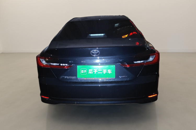 丰田 凯美瑞 2024款 双擎 2.0HE 精英版车身外观6