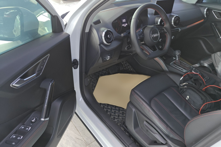 奥迪Q2L 2024款 35TFSI 进取动感型中控内饰20