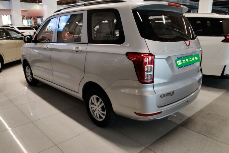 五菱汽车 五菱宏光 2021款 1.5L S标准型LAR车身外观6003