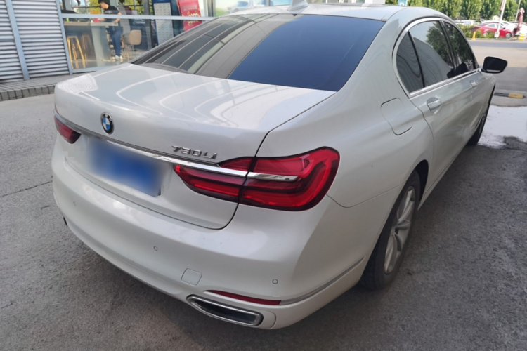 宝马7系 2017款 730Li 领先型车身外观7
