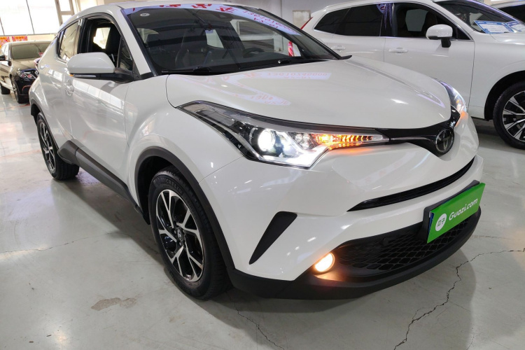 丰田C-HR 2020款 2.0L 领先版车身外观3