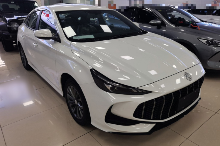 名爵 MG5 2025款 180DVVT 全球抢先版车身外观3
