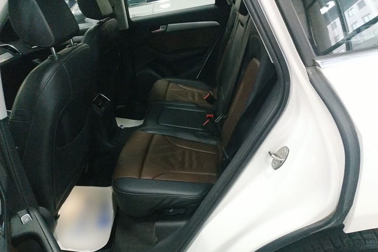 奥迪Q5 2016款 40 TFSI 技术型中控内饰7004