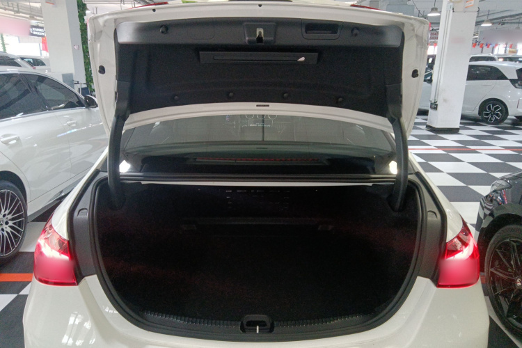 奔驰C级 2023款 C 200 L 运动版局部细节23