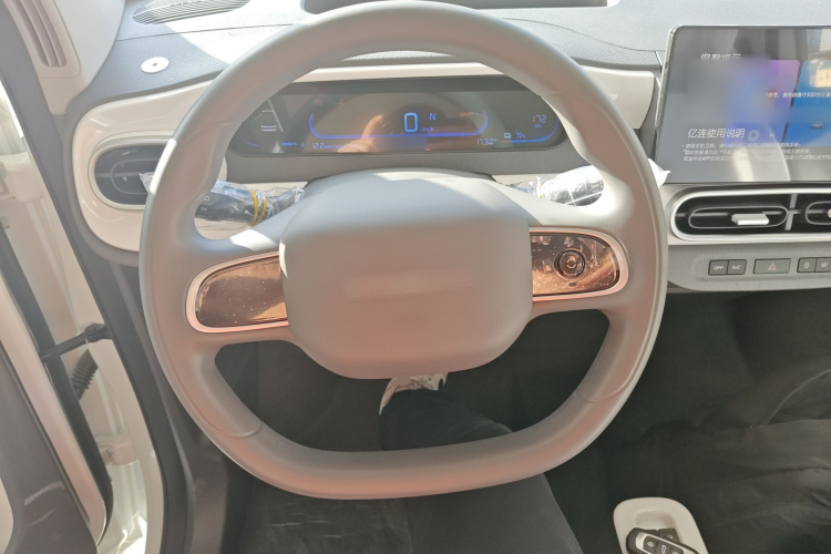 吉利银河 熊猫 2025款 210km 元气熊中控内饰13