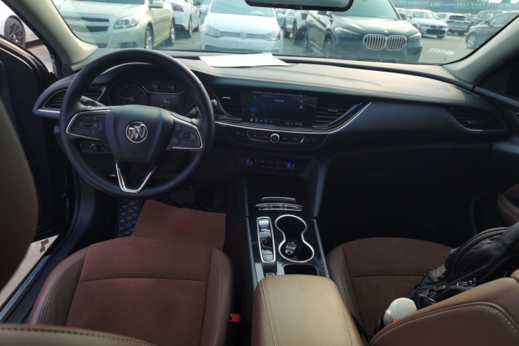 别克 君威 2023款 552T 智享型中控内饰12