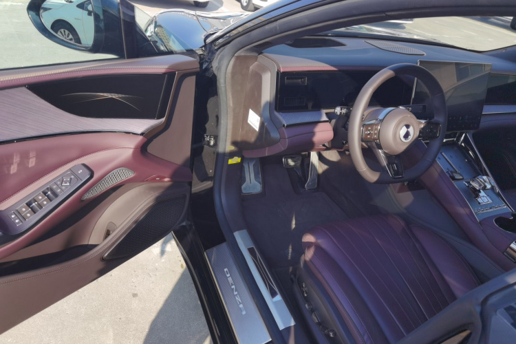 腾势Z9GT 2024款 1100四驱Ultra版中控内饰7003